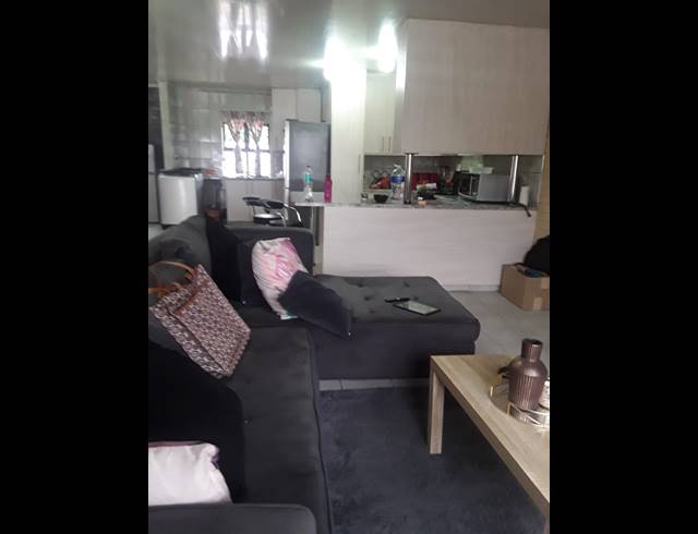 3 BEDROOM APARTMENT FOR SALE IN AMAJUBA PARK